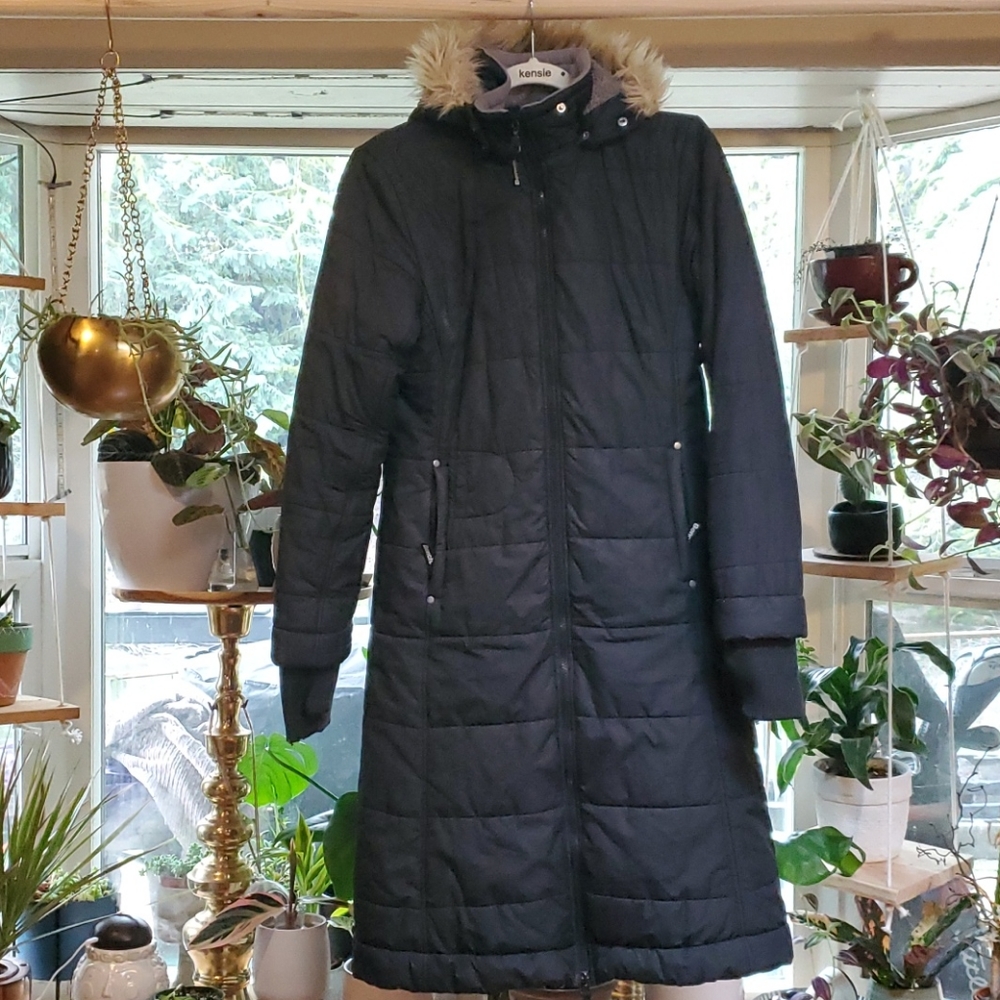 Black puffy BENCH. Long jacket